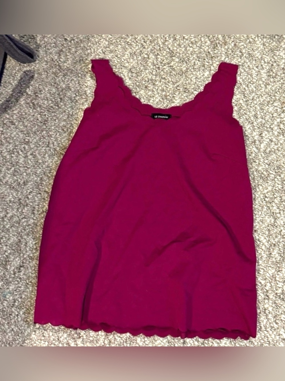 Vintage Le Chateau v-neck magenta tank top size medium